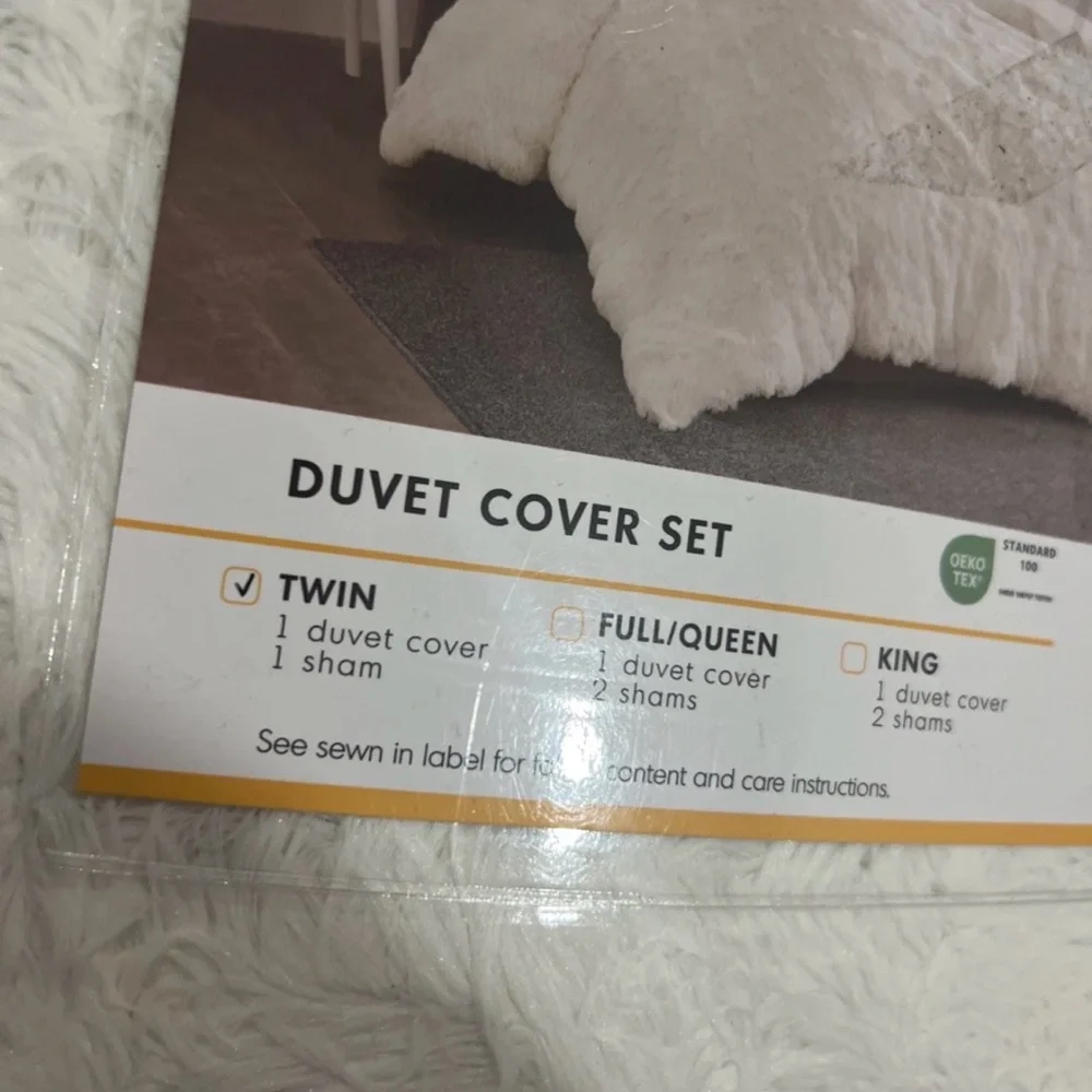 Intelligent Design Fluffy White Duvet Cover Set